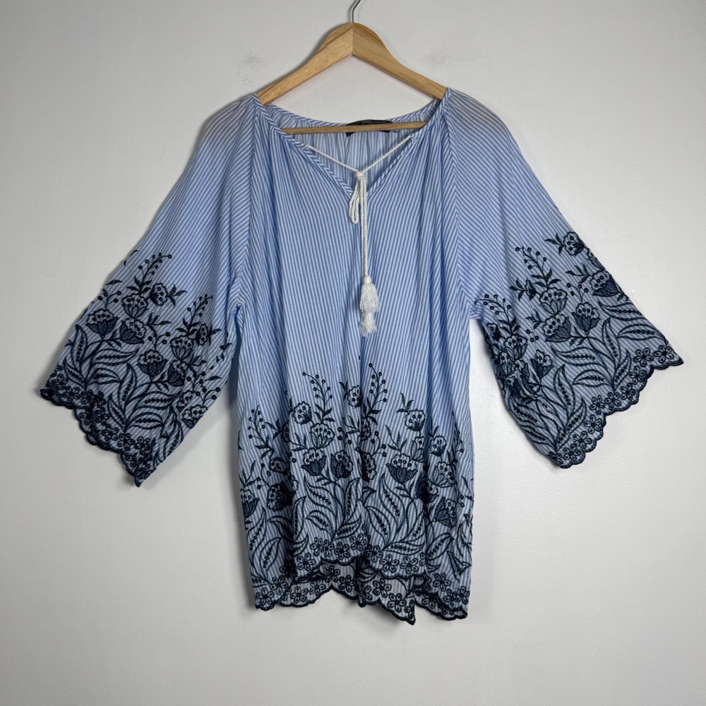 Boho Highness Womens 1X Tunic Top Blue White‎ Striped Floral Embroidered Tassel